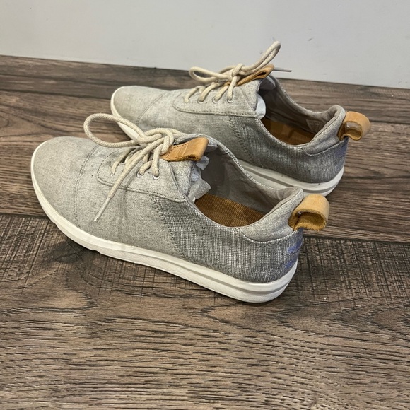 Toms Light Gray Women's Flats - Picture 3 of 6